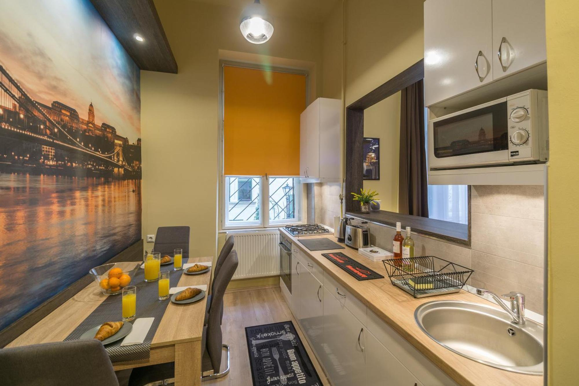 Exlcusive & City Central Located Suite By Prestige Homes Boedapest Buitenkant foto